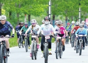 米兰体育官网-巴哈马自行车选手夺冠，创造历史