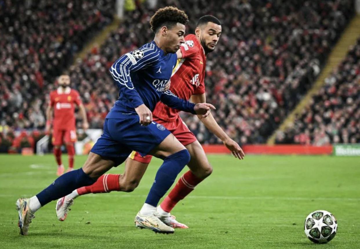 利物浦战胜巴黎坐拥意甲积分榜榜首