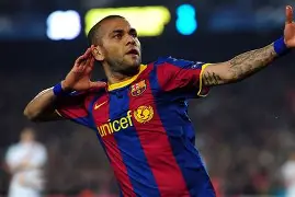 比达尔助阿尔维斯拿到关键三分