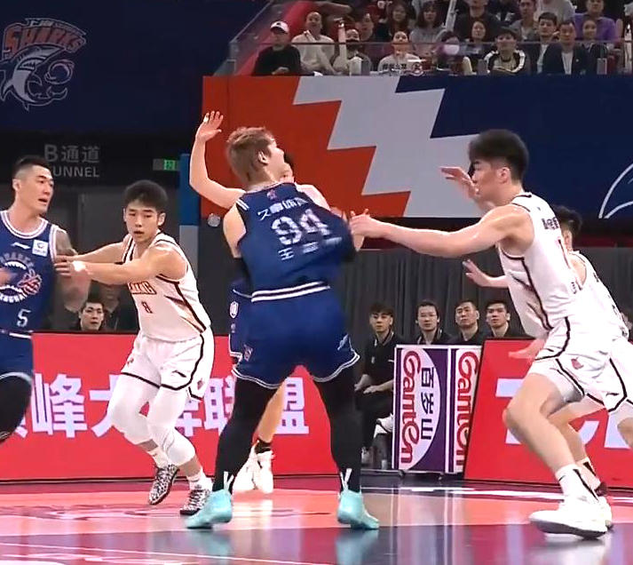 上海男篮惜败天津队，遗憾告负