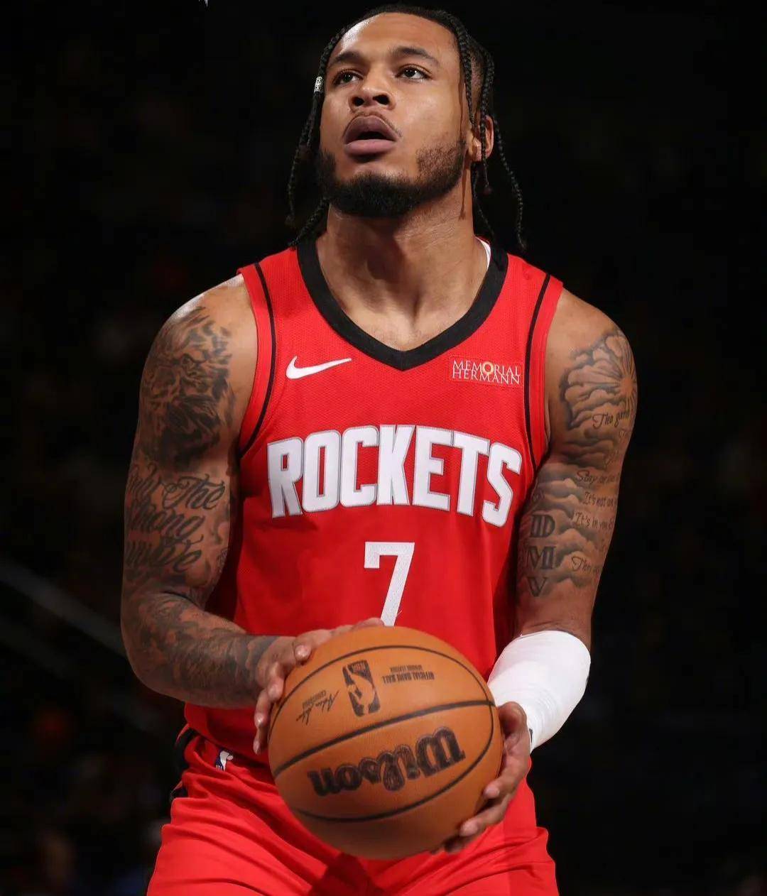 火箭客场胜魔术，继续保持不败