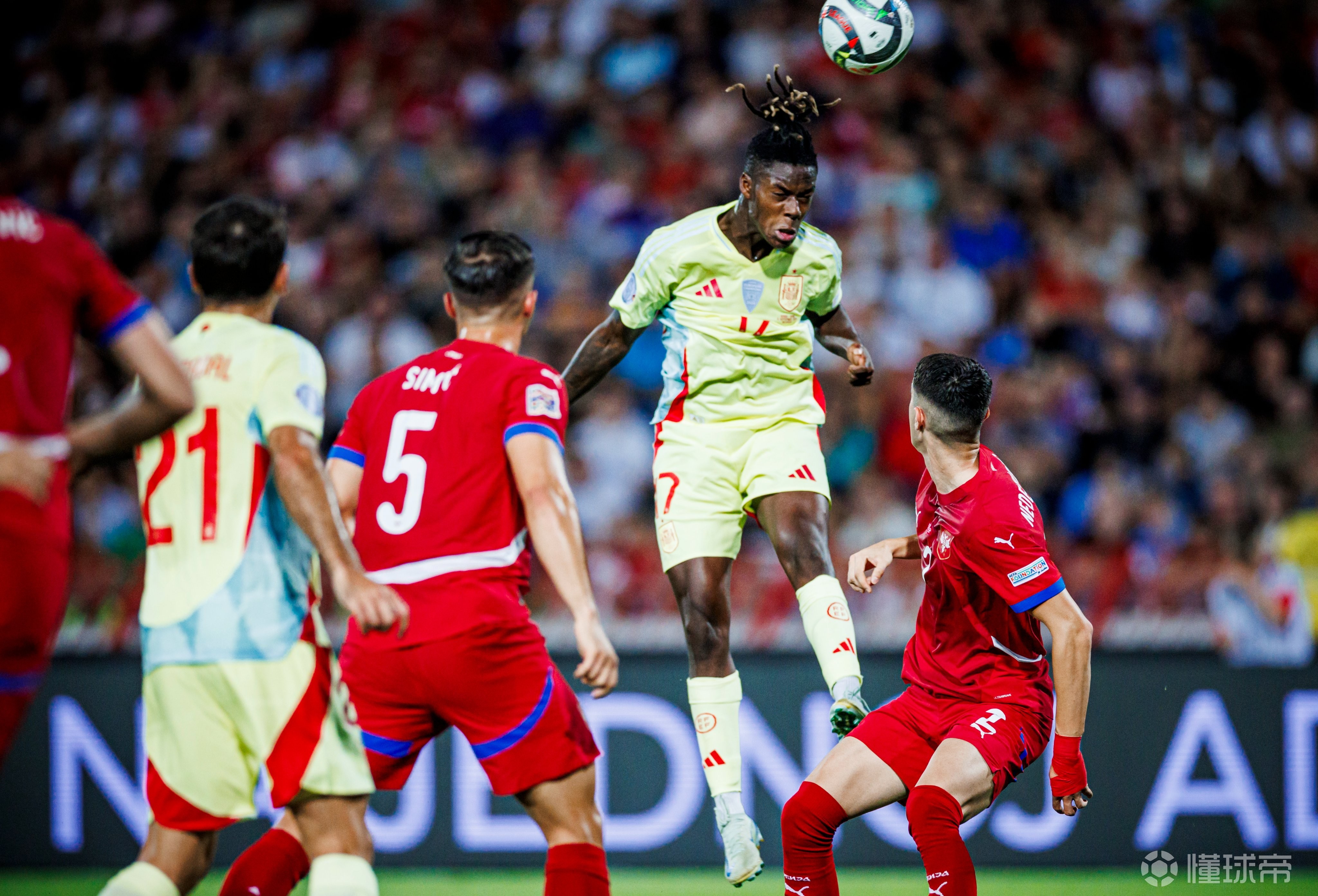 西班牙选手夺得射箭男子团体金牌