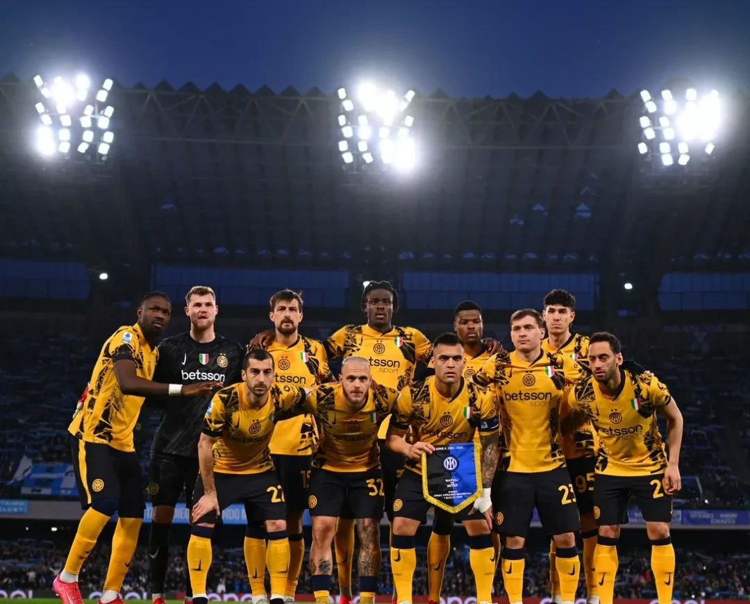 包含那不勒斯客场一球小胜，豪取三分的词条