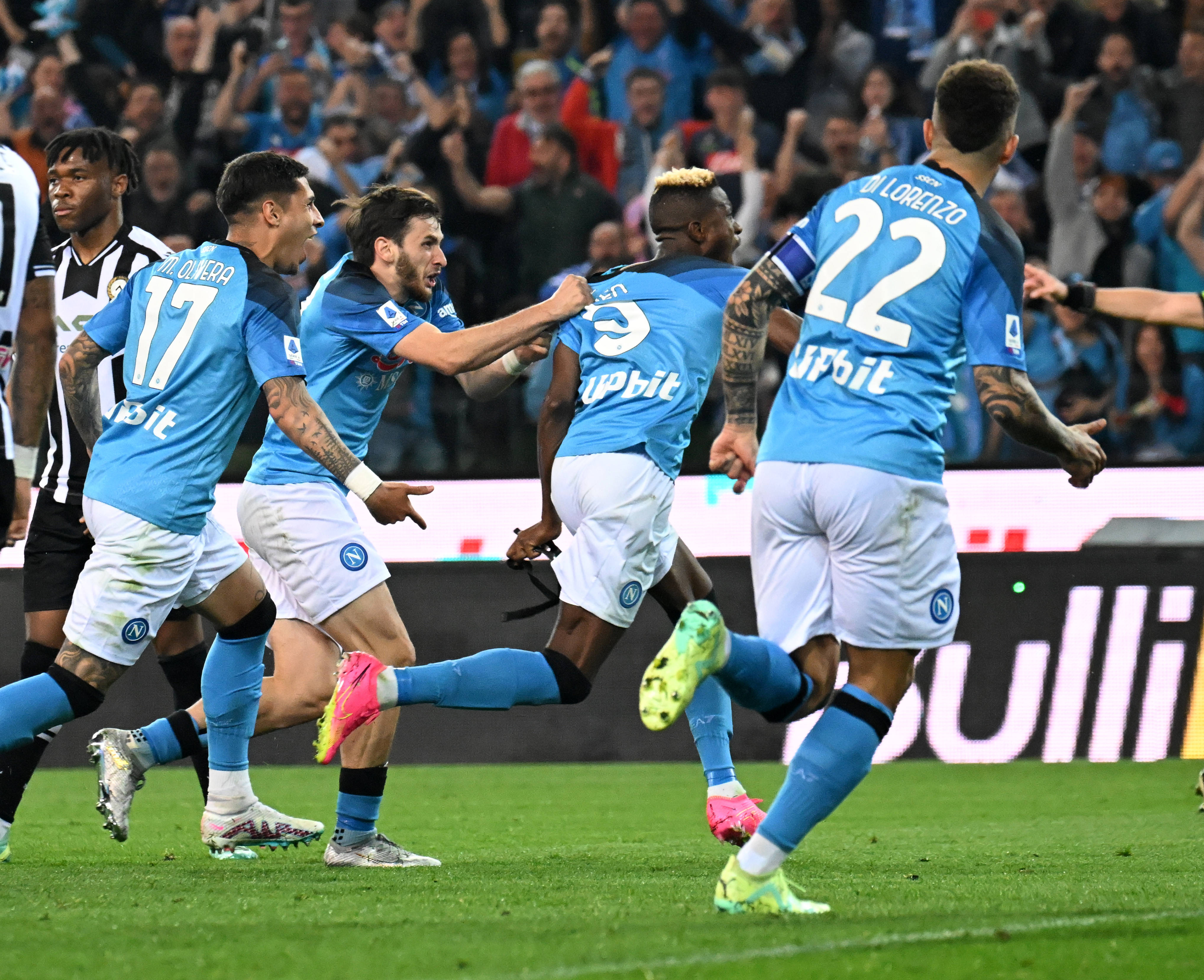 佛罗伦萨主场大胜，冲刺保级的简单介绍