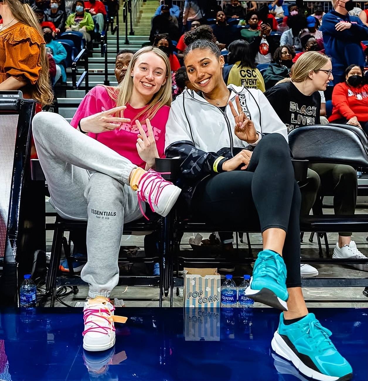 包含澳大利亚姑娘在WNBA赛场上展现出色表现的词条