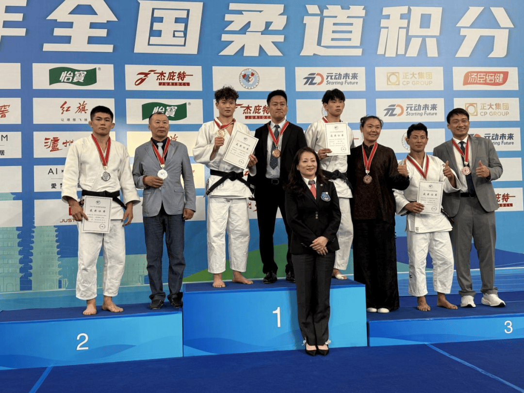 包含柔道选手豪取两金，功夫不负有心人的词条