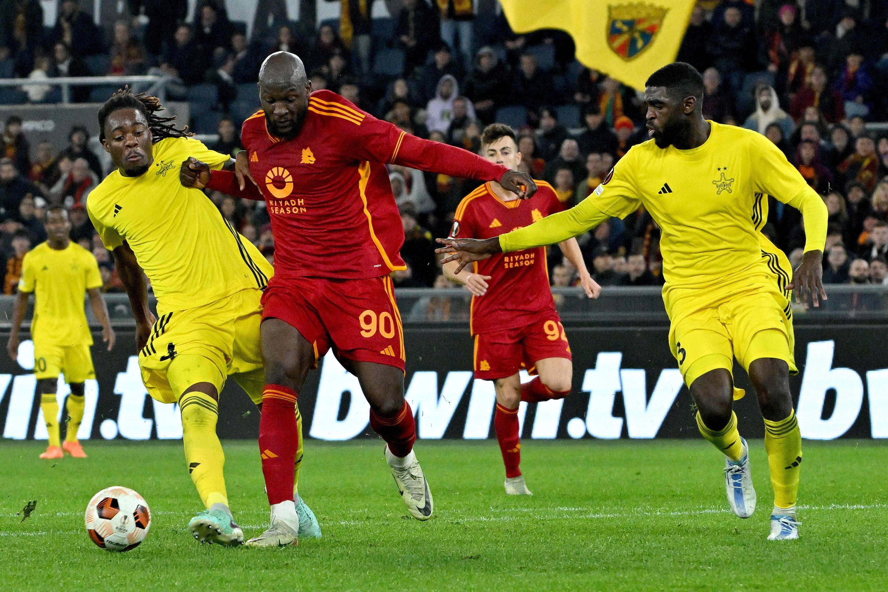 包含战火重燃罗马主场迎战佛罗伦萨的关键战役的词条