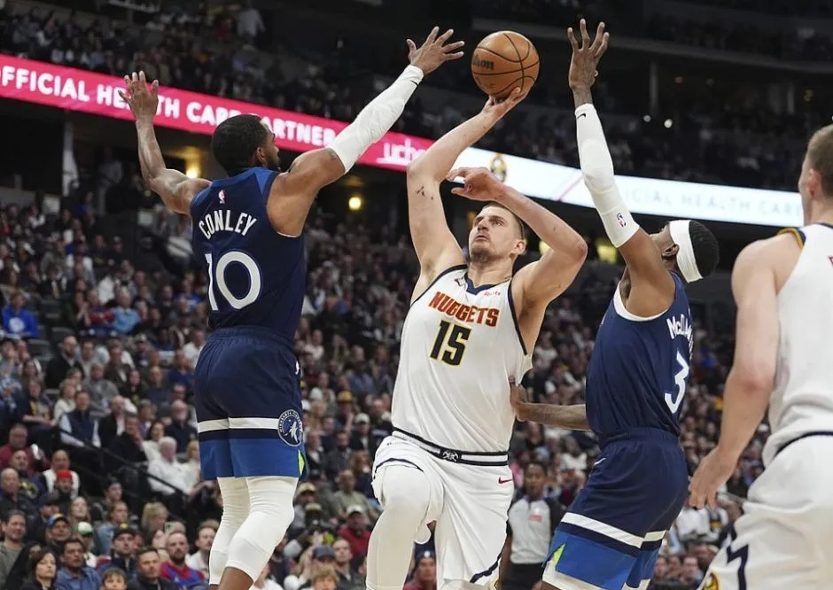 季后赛比赛陷入僵局,球队争分夺秒打破平衡的简单介绍 季后赛比赛陷入僵局,球队争分夺秒打破平衡的简单介绍