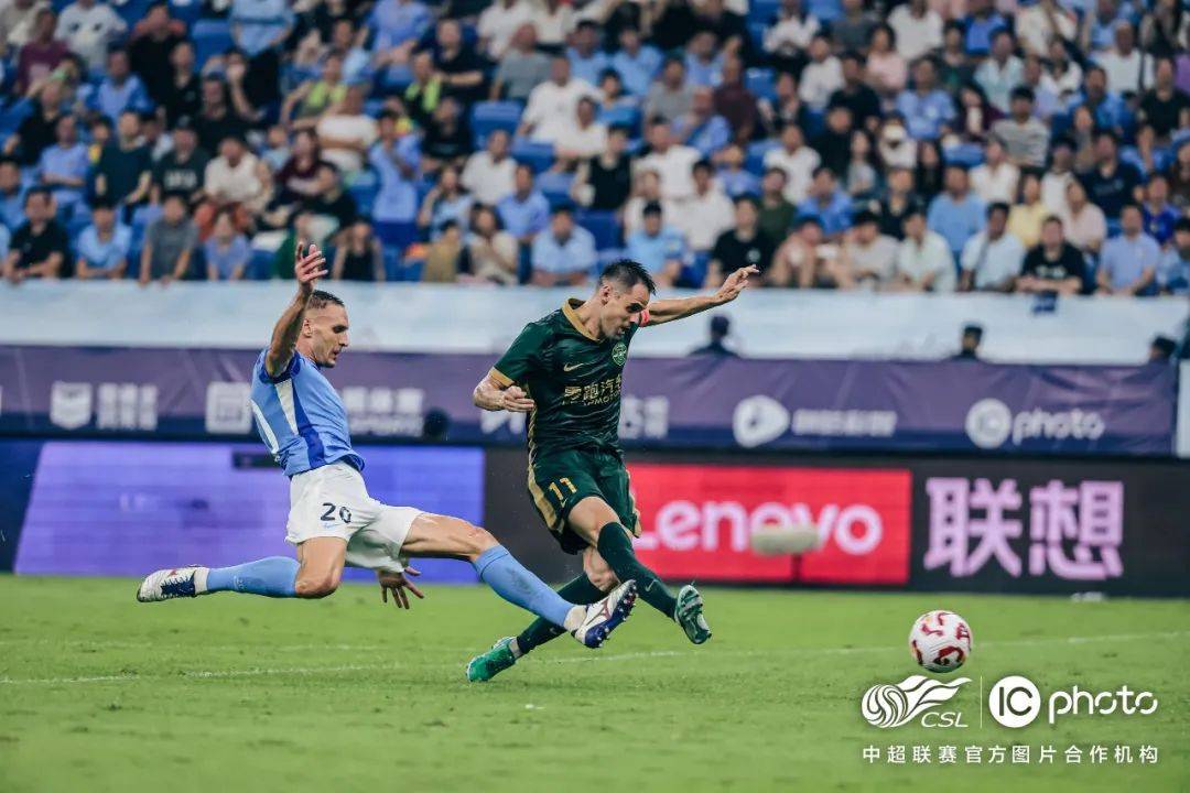 曼联逆转胜莱切斯特城，博格巴传射皮球破门