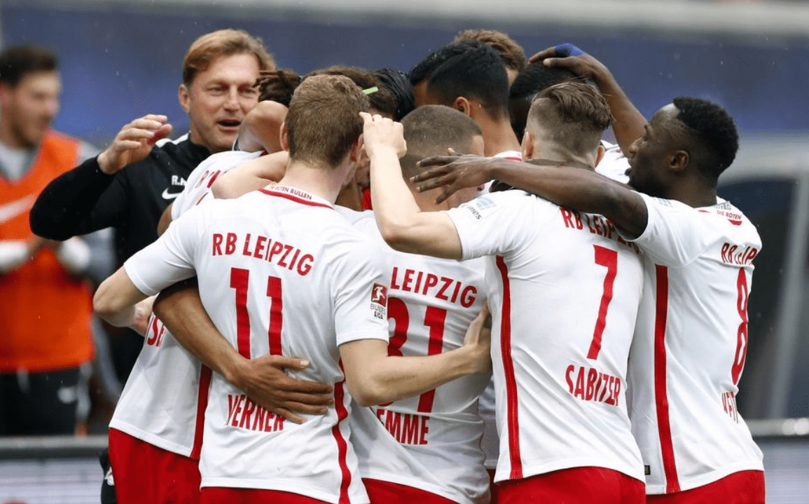 柏林赫塔在主场上展现坚韧预示未来比赛备受期待