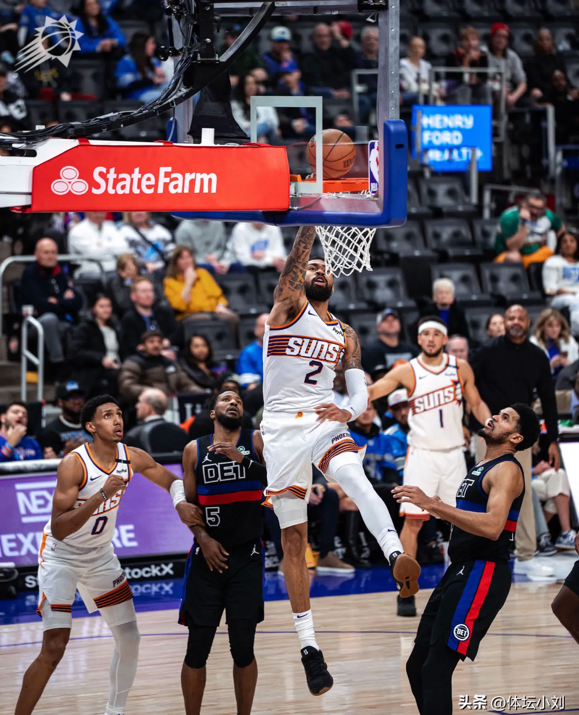 太阳客场击败黄蜂，布克砍下29分