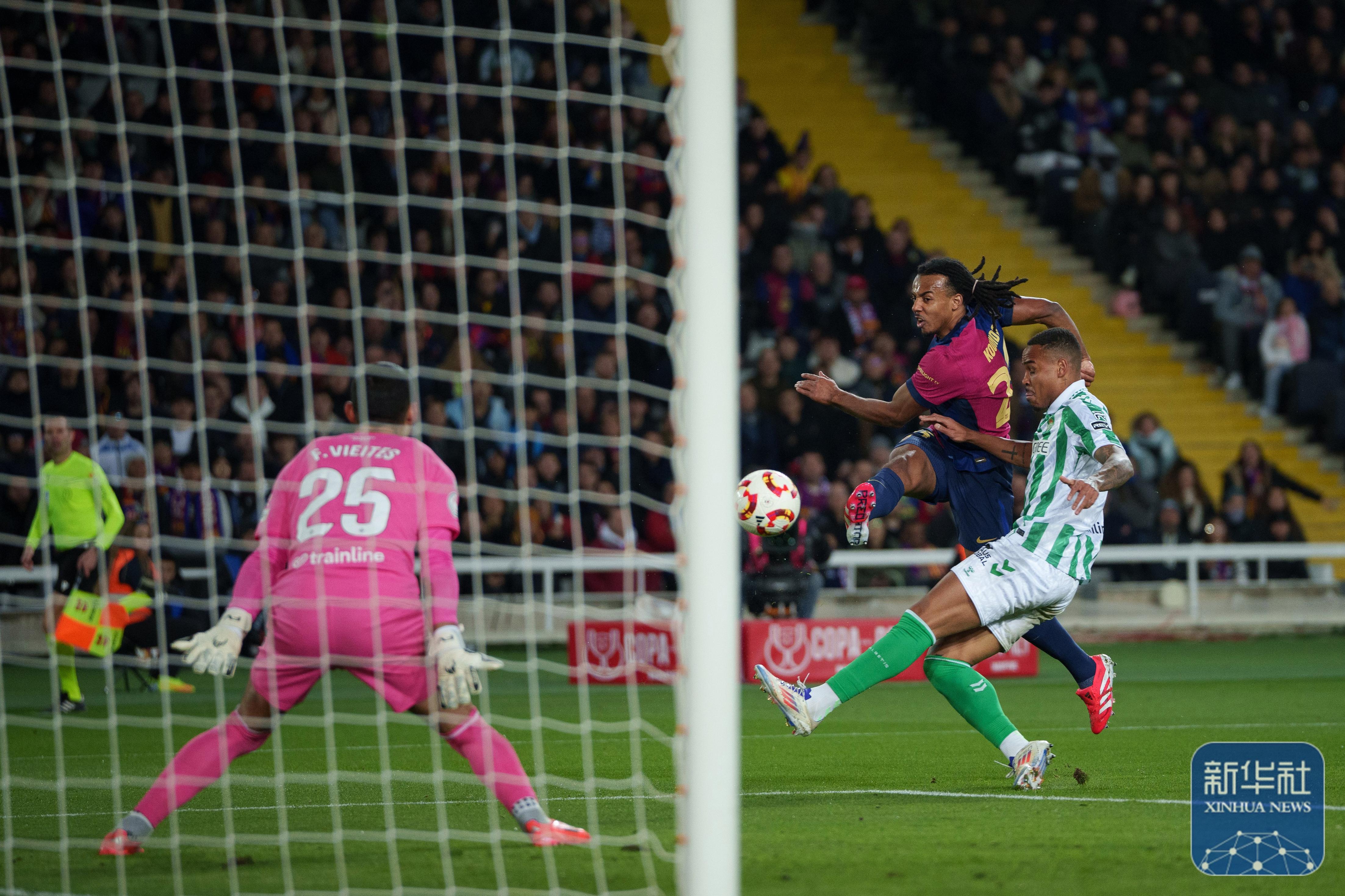 包含皇马主场三球完胜巴塞贝莱极限制胜庆祝的词条