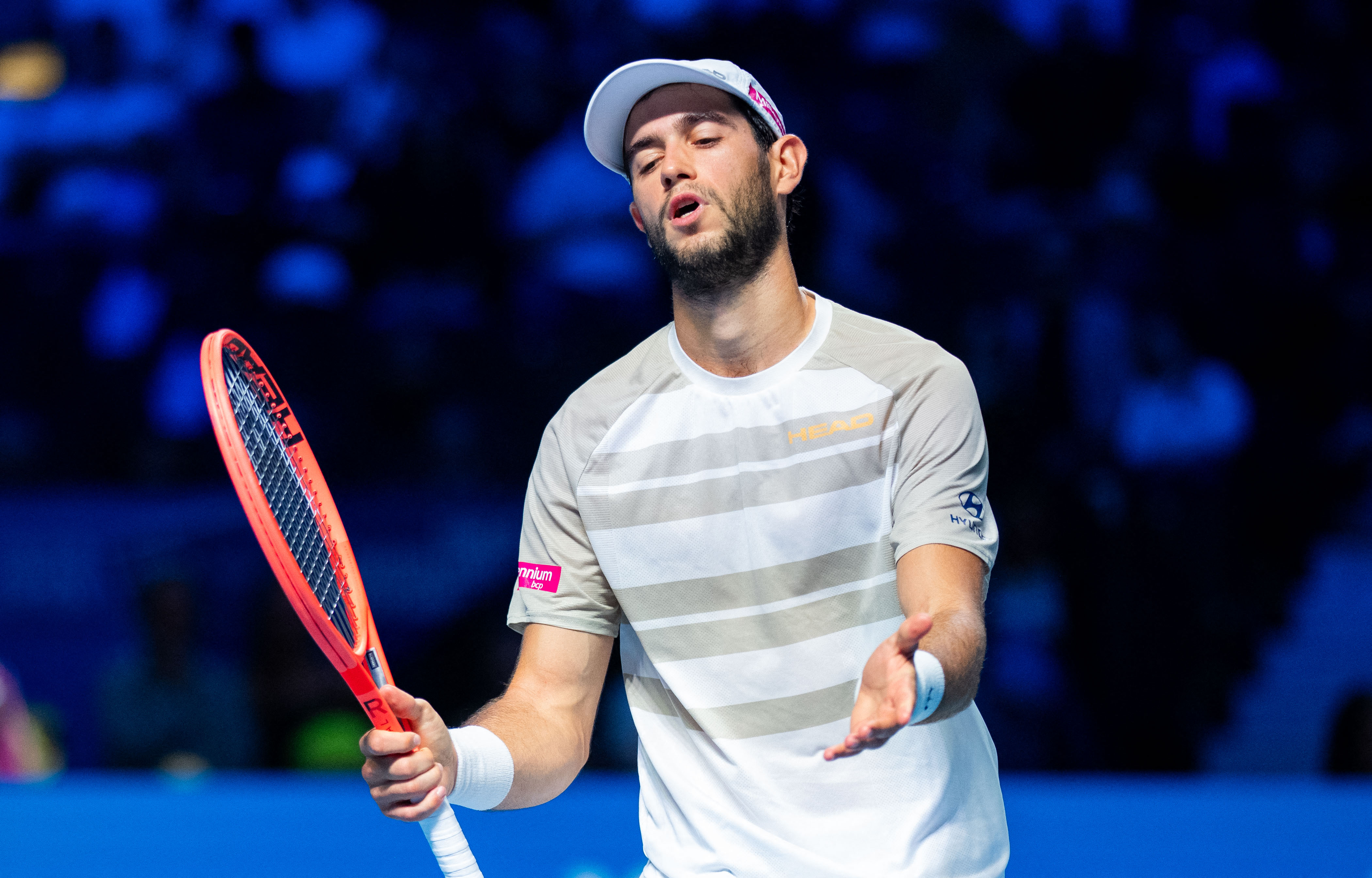 包含日本网球队险胜西班牙网球队，梅德韦杰夫惊艳世界的词条